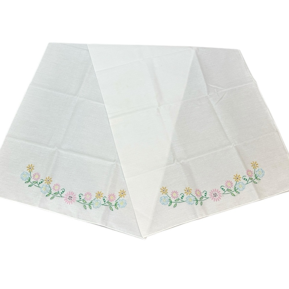 Vtg Hand Embroidered Floral Pillowcases Set of 2 Floral Romantic Farmhouse Queen